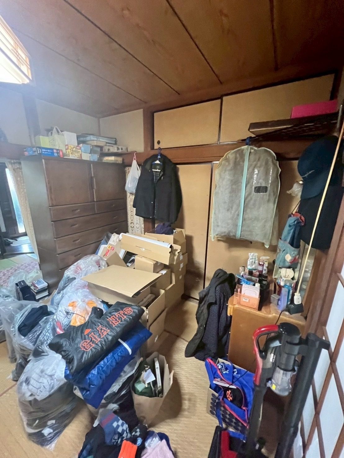 【空き家片付け事例】水戸市/害虫発生の家を3日間でスッキリ清掃&ワックス仕上げ 作業写真18